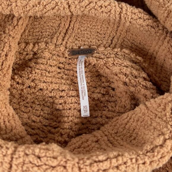 Free People Be Yours Chenille Chunky Knit Cowlneck Pullover Soft Camel Size XS - Picture 3 of 6